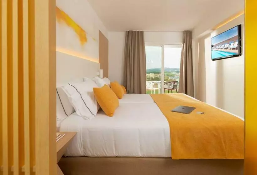 Standard Kolmen Hengen Huone, L'Azure Hotel 4* Sup