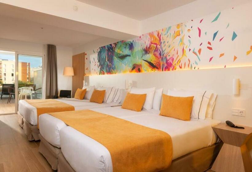 家庭间, L'Azure Hotel 4* Sup