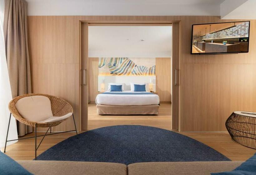 套房带泳池景, L'Azure Hotel 4* Sup