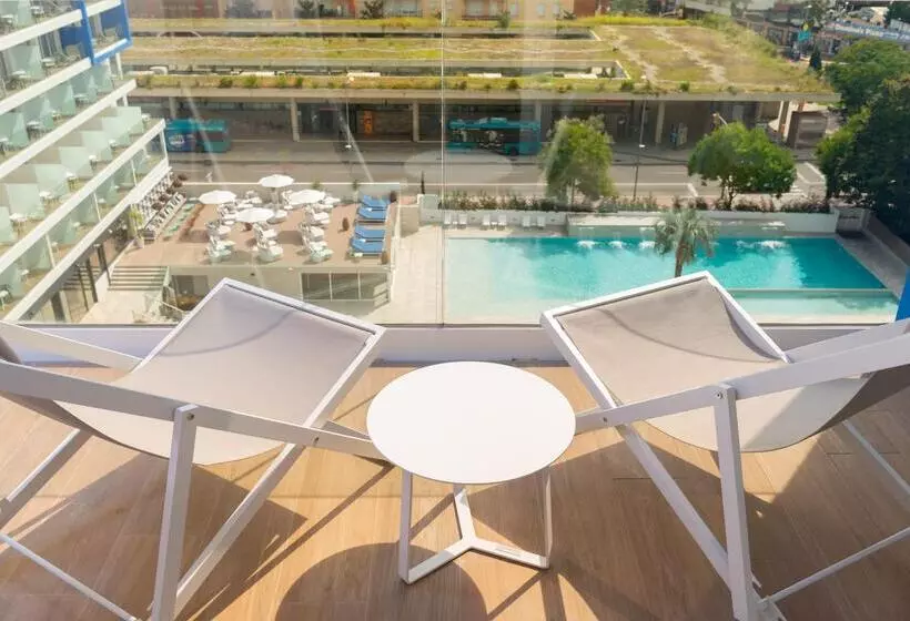 Perhesviitti, L'Azure Hotel 4* Sup