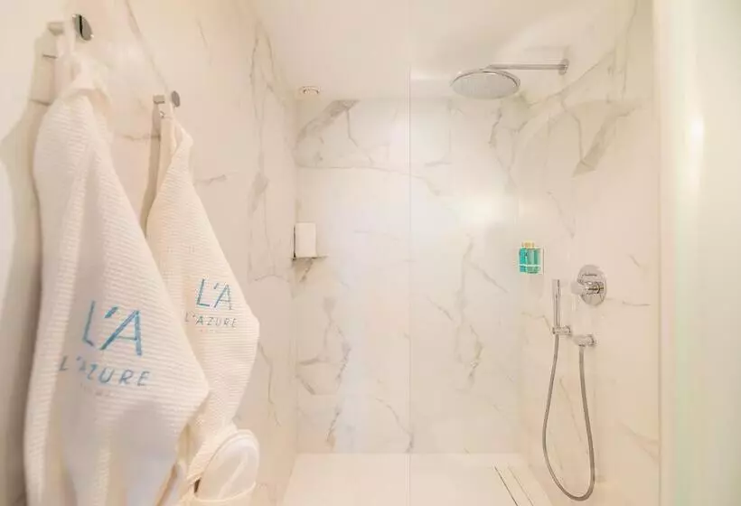 Perhesviitti, L'Azure Hotel 4* Sup