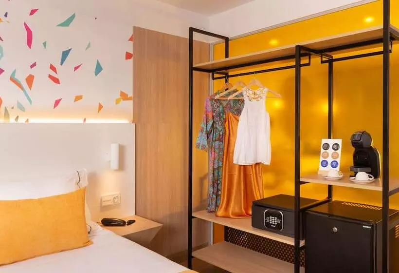 Perhehuone, L'Azure Hotel 4* Sup