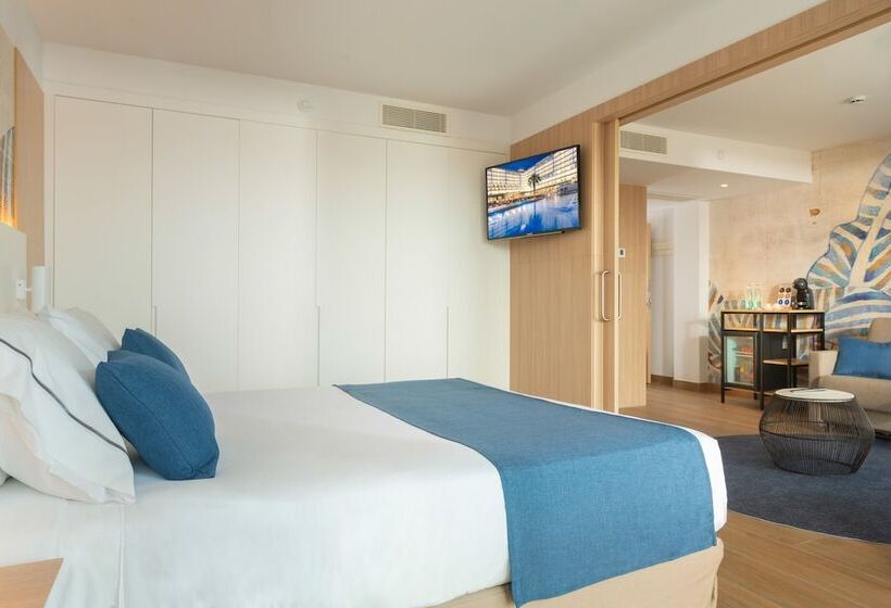 סוויטה משפחתית, L'Azure Hotel 4* Sup