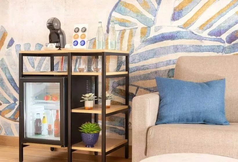 Perhesviitti, L'Azure Hotel 4* Sup