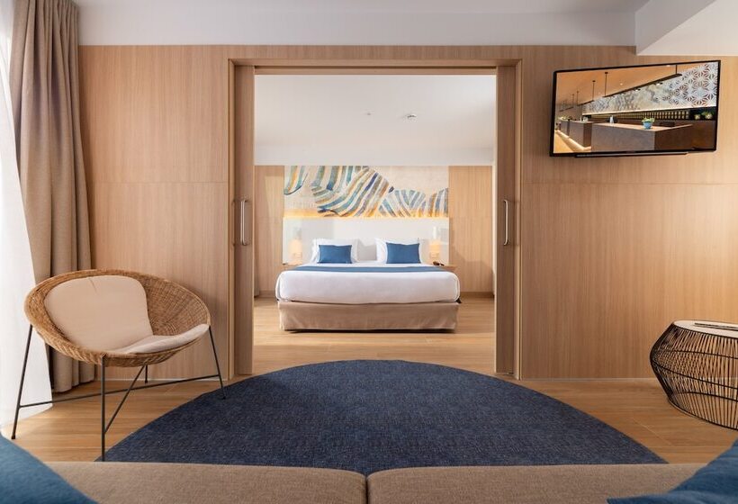 套房带泳池景, L'Azure Hotel 4* Sup