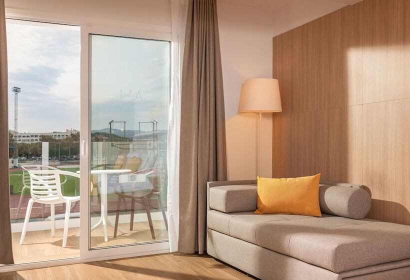 高级三人间, L'Azure Hotel 4* Sup