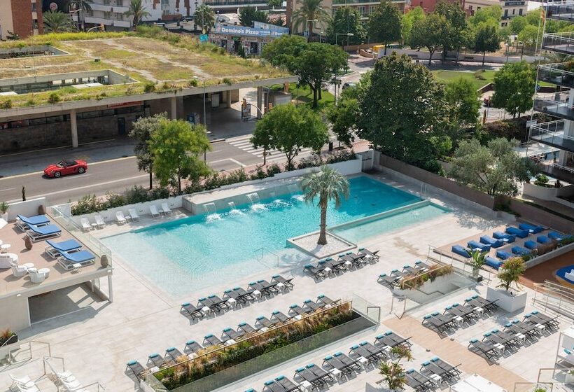 高级三人间, L'Azure Hotel 4* Sup