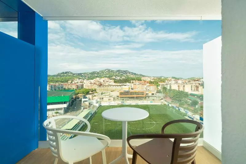 Superior Kolmen Hengen Huone, L'Azure Hotel 4* Sup