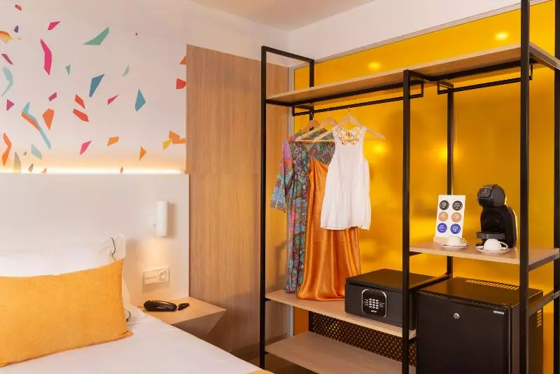 Perhehuone, L'Azure Hotel 4* Sup
