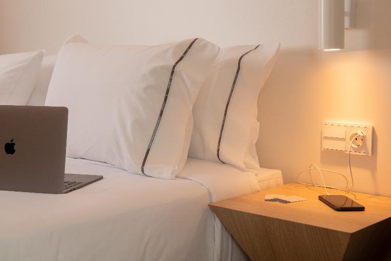 标准三人间, L'Azure Hotel 4* Sup