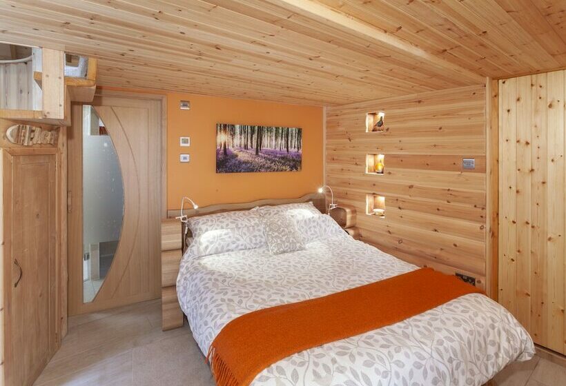 豪华小屋, Porthole Log Cabin