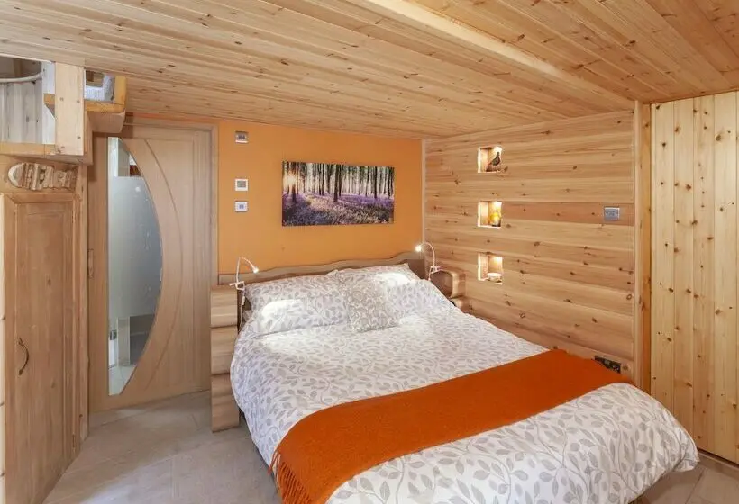 デラックスキャビン, Porthole Log Cabin