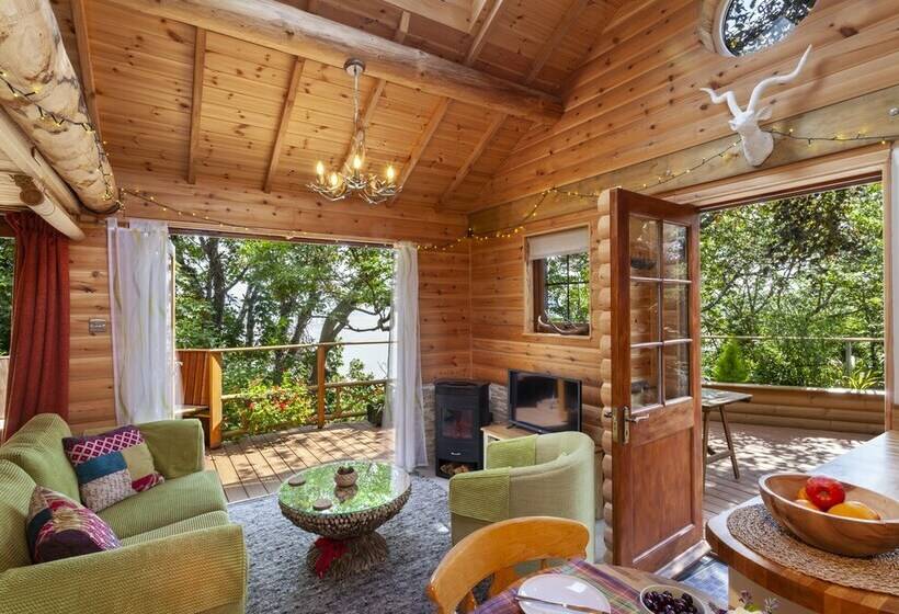 豪华小屋, Porthole Log Cabin