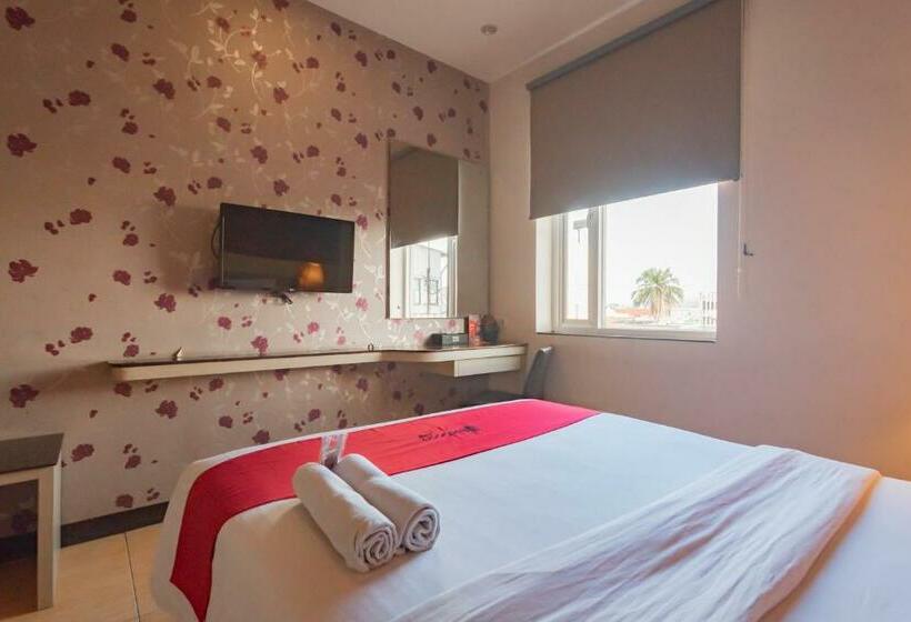 Номер Стандарт, Reddoorz Premium Near Bandung Station