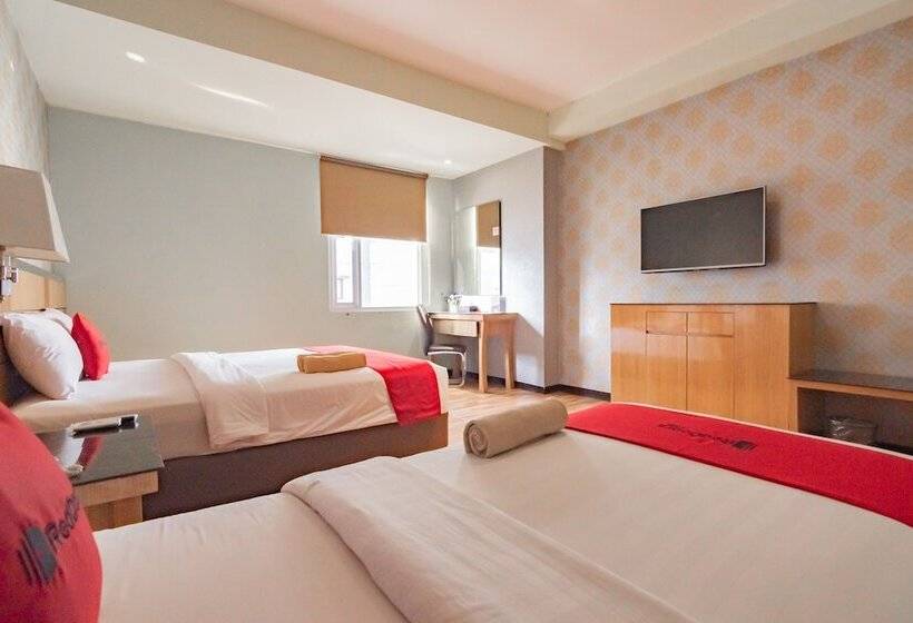 Семейный Номер, Reddoorz Premium Near Bandung Station
