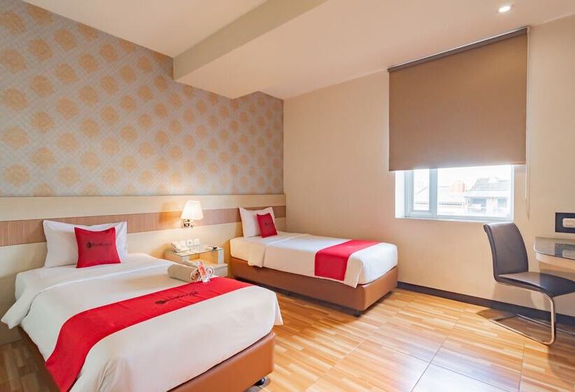 Quarto Estandar, Reddoorz Premium Near Bandung Station