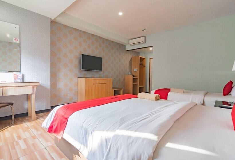 Quarto Familiar, Reddoorz Premium Near Bandung Station
