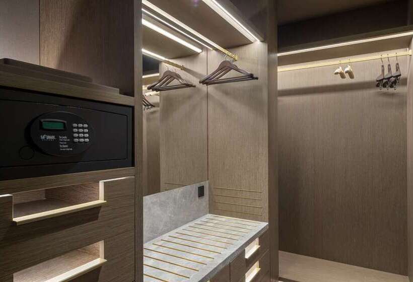 Premium Oda, Canopy By Hilton Austin Downtown