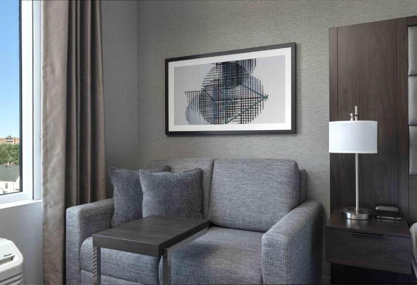 스탠다드 룸 킹사이즈 침대, Holiday Inn Express   Boston Logan Airport   Revere, An Ihg