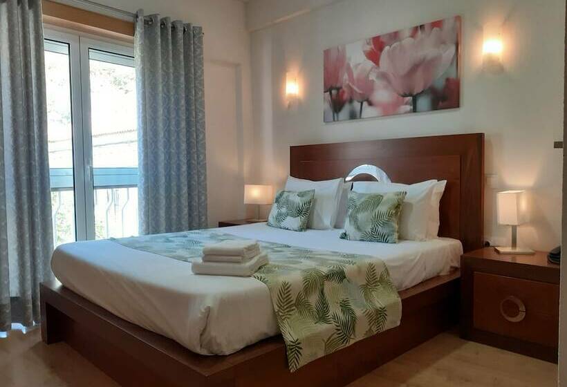 חדר סטנדרט, Square