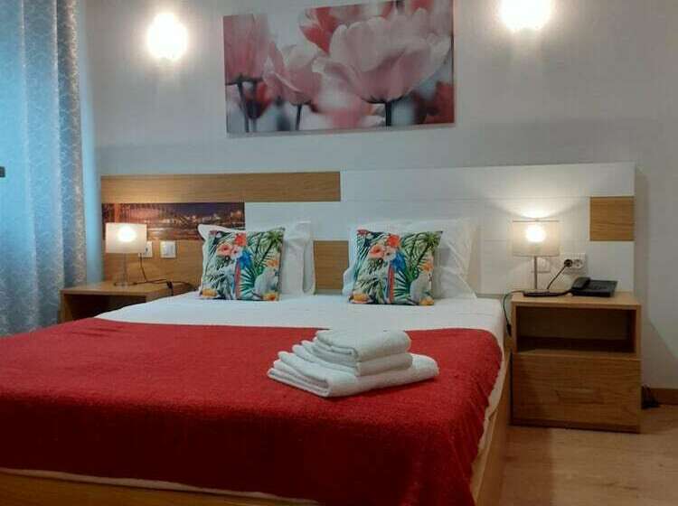 חדר אקונומי, Square