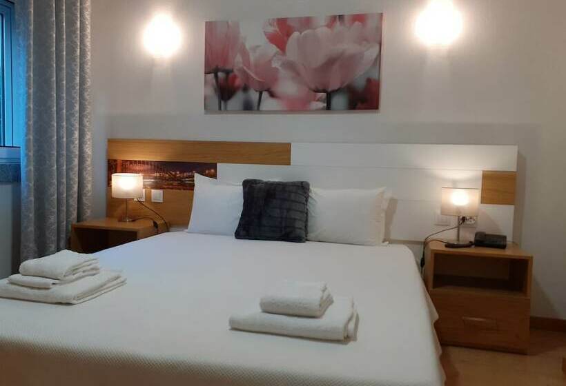 غرفة إقتصادية, Square