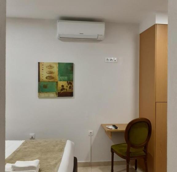 חדר סטנדרט עם מרפסת, Square