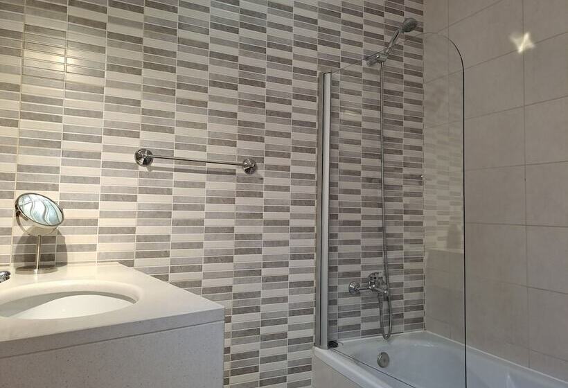 חדר סטנדרט, Square