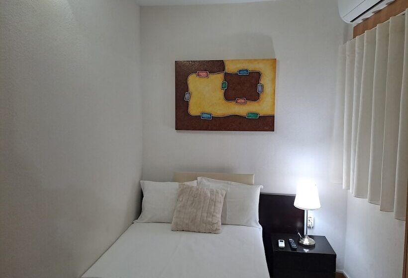 غرفة قياسية فردية, Square