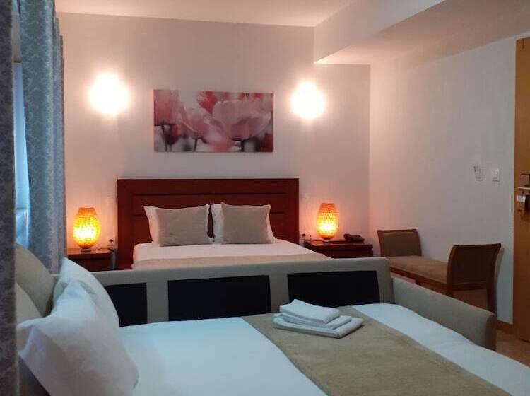 חדר סופריור, Square