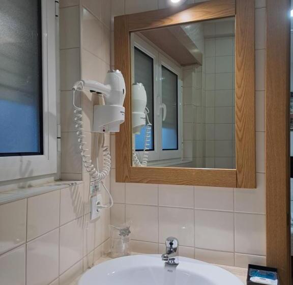 חדר סטנדרט יחיד, Square