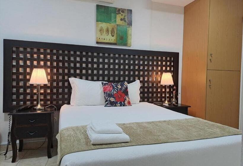 غرفة قياسية مزوَّدة بشُرفة, Square