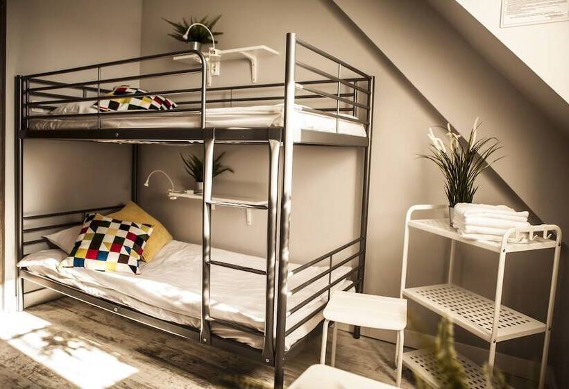 标准四人间共用浴室, Bi Pi Hostel