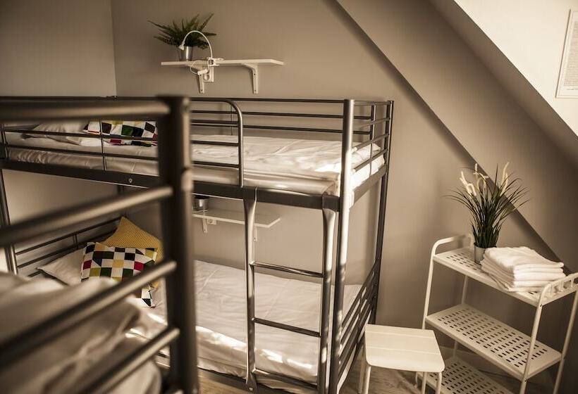 标准四人间共用浴室, Bi Pi Hostel