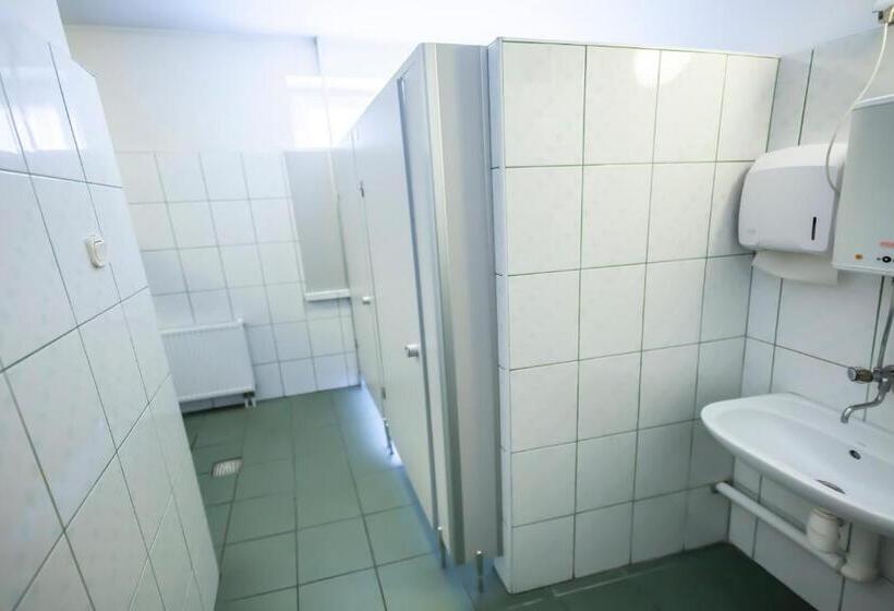 اتاق استاندارد یک تخته با سرویس بهداشتی مشترک, Bi Pi Hostel