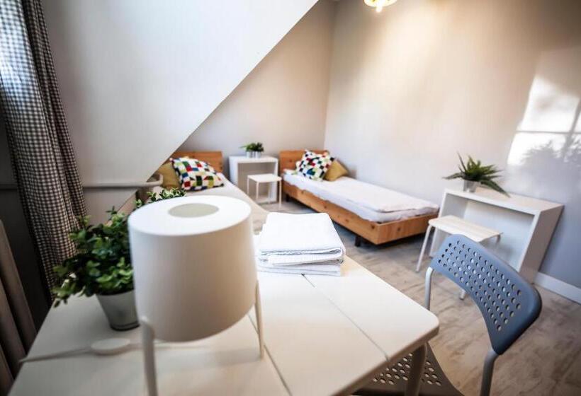 带共用浴室的标准房间, Bi Pi Hostel