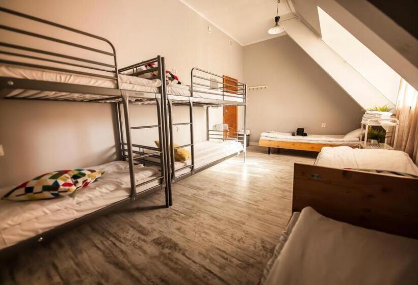 تختخواب در اتاق مشترک, Bi Pi Hostel