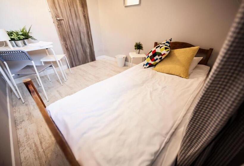 اتاق اکونومی یک تخته, Bi Pi Hostel