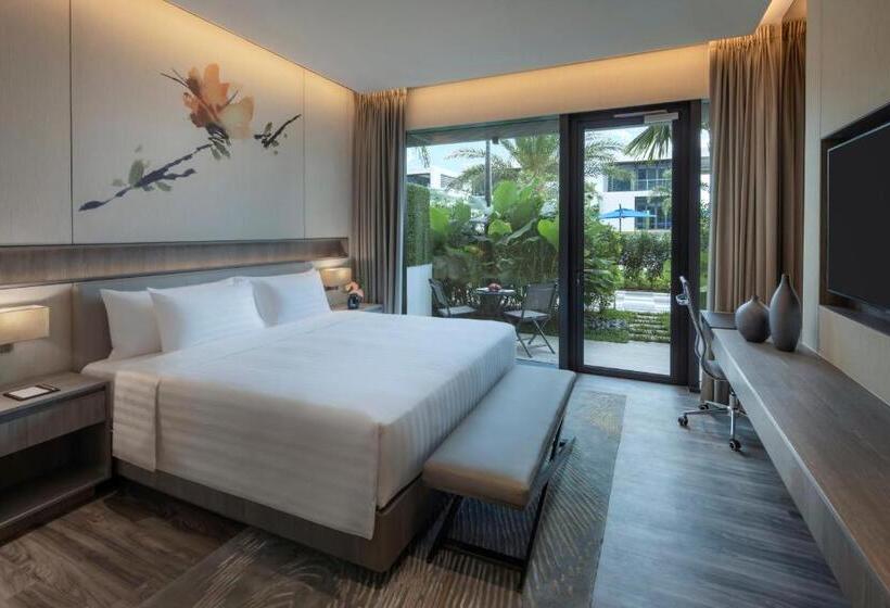 اتاق لوکس با تخت بزرگ, Dusit Thani Laguna Singapore