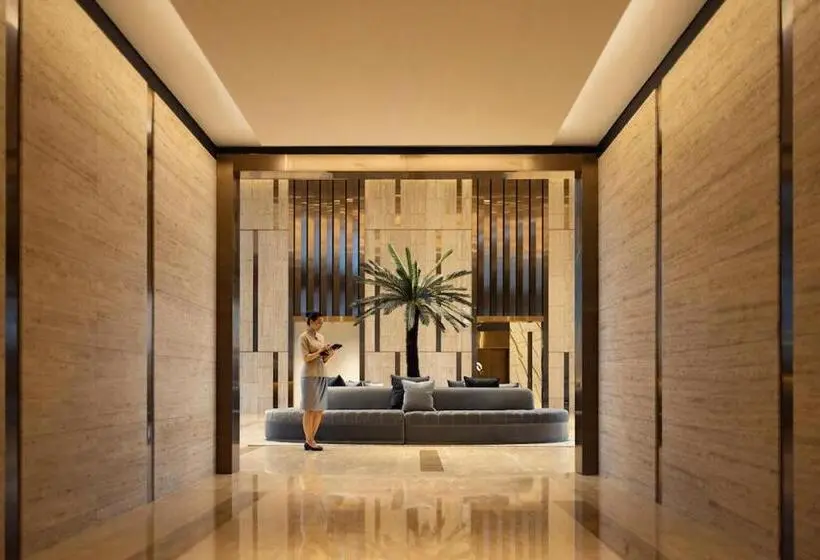 اتاق اجرایی با تخت بزرگ, Dusit Thani Laguna Singapore