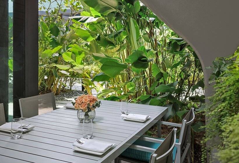 سوییت پرستیژ, Dusit Thani Laguna Singapore