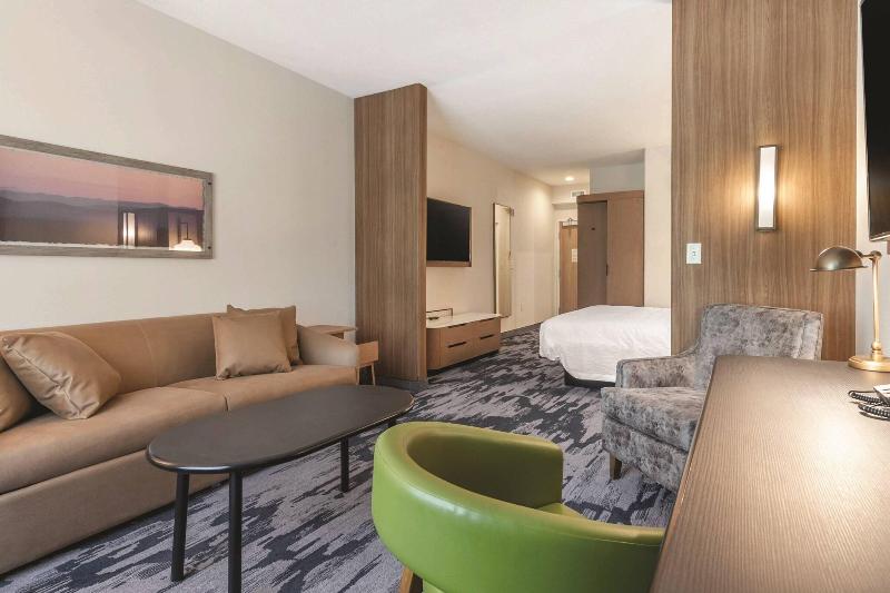 Люкс Кровать Кинг, Fairfield Inn & Suites By Marriott Kansas City Shawnee