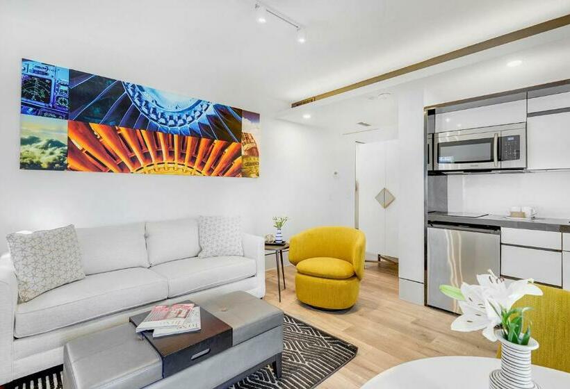 جناح, Ocean Treasure Beachside Suites