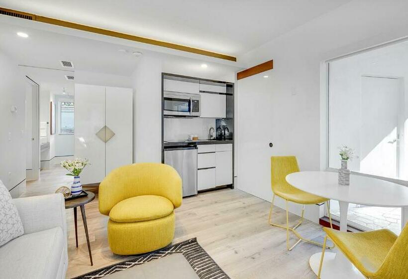 جناح, Ocean Treasure Beachside Suites