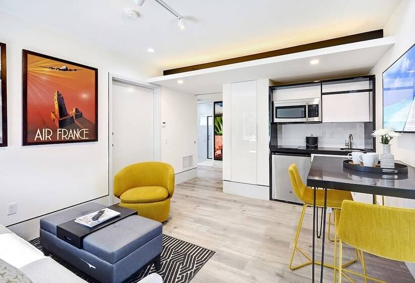 جناح, Ocean Treasure Beachside Suites