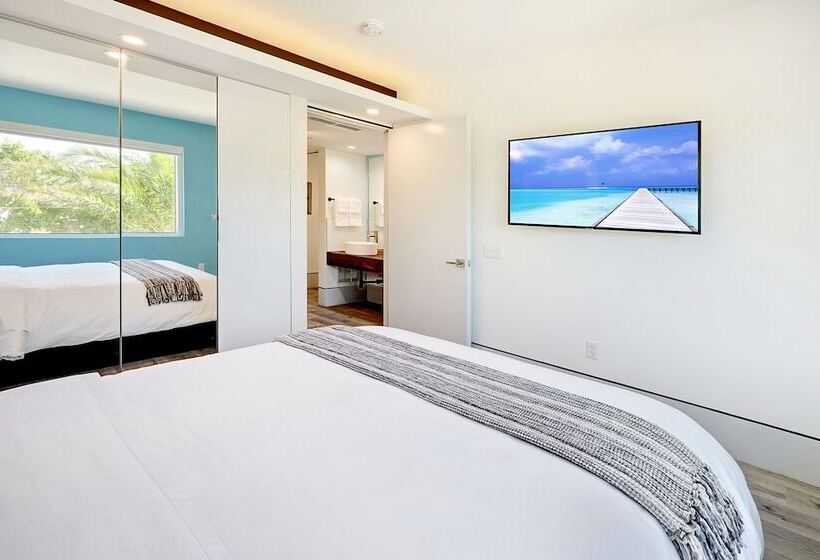 Люкс, Ocean Treasure Beachside Suites