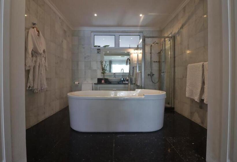 اتاق استاندارد با تخت بزرگ, Chateau Elysium