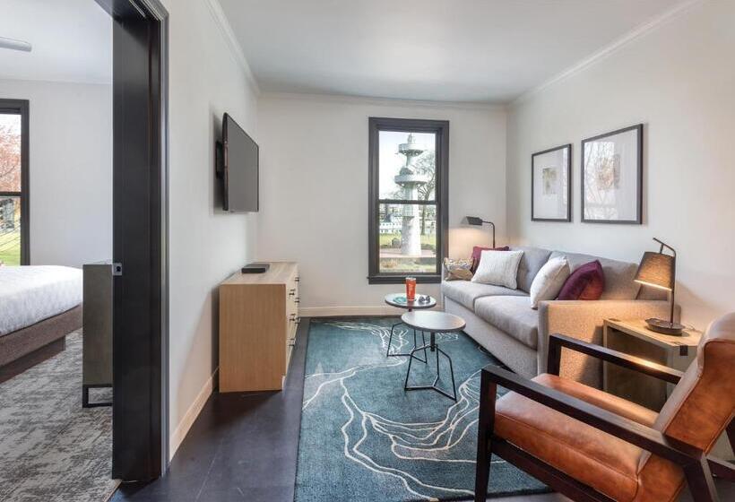 سوییت لوکس, Worldmark Portland Waterfront Park