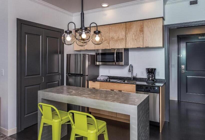 سوییت لوکس, Worldmark Portland Waterfront Park