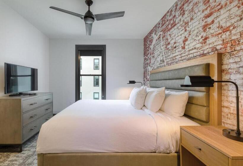 سوییت سوپریور, Worldmark Portland Waterfront Park